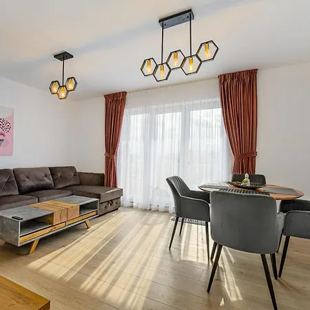 Luxury Landing Complex Qualis Apartment