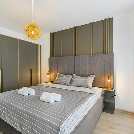 Luxury Landing Complex Qualis *