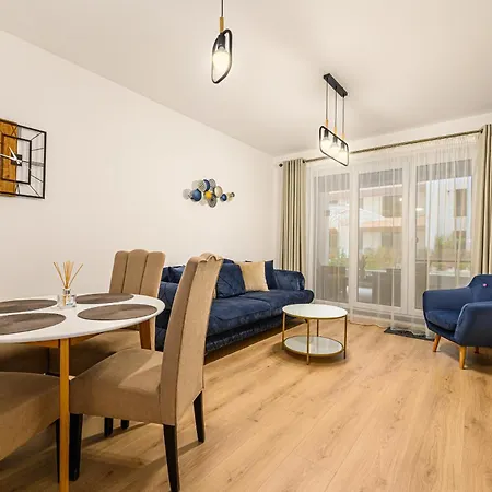 Luxury Landing Complex Qualis